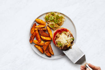 Toast Buns and Serve