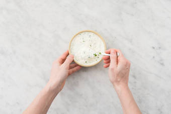 Lav persilledressing