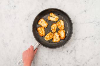 Fry the halloumi