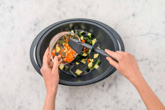 ZUCCHINI VORBEREITEN