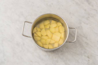 Cuire les pommes de terre