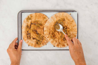 Enfourner le man'ouché