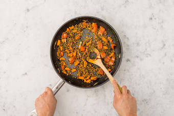 RESTLICHES GEMÜSE HINZUfügen