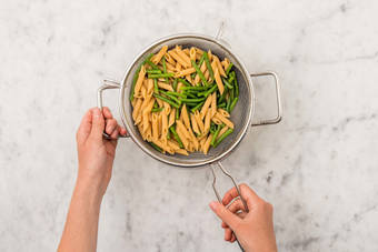 Cuire à l’eau et couper