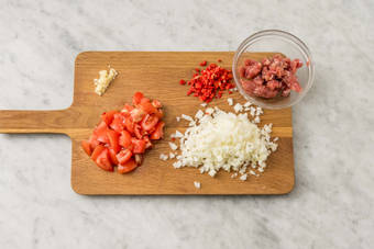 Couper les condiments