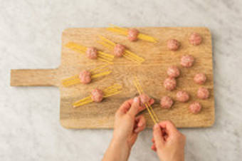 Préparer les boulettes araignées