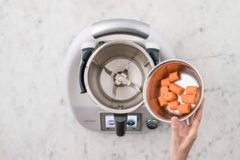 KAROTTENSALAT ZUBEREITEN