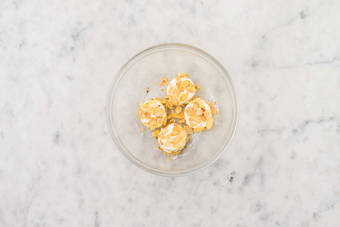 ZIEGENKÄSE ZUBEREITEN