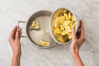 Für den Kräuterfrischkäse