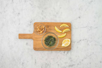 Préparer la sauce pistou