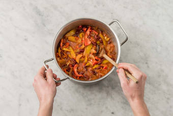 Chili kochen und verfeinern