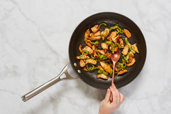 Cook Chicken & Green Pepper