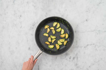 COOK ZUCCHINI