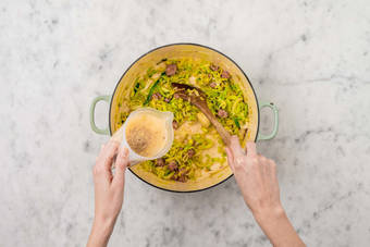 Restliche Zutaten hinzufügen