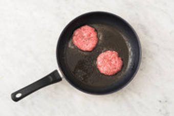 Cuire le steak haché