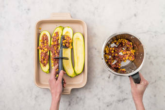 Zucchinis füllen & backen