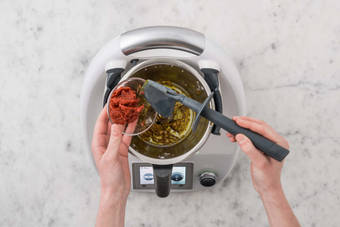 Curry-Dip zubereiten