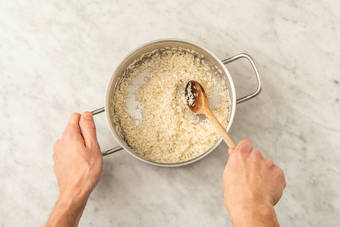 Cook garlic-ginger rice