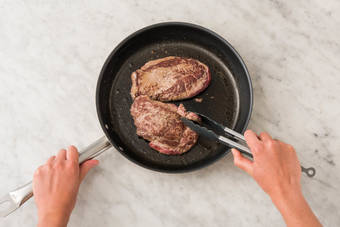 COOK STEAK & FINISH GARLIC