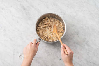 Cuire les émincés de poulet