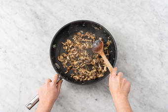 Paddenstoelen bakken