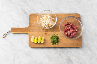 Préparer la garniture