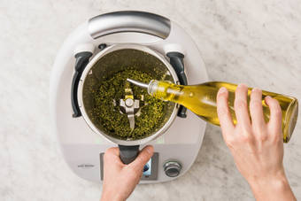 Pesto zubereiten