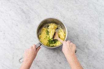 Bland forårsløgsmos