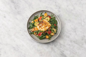 Cook the sesame haloumi