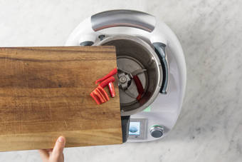 Currysoße zubereiten