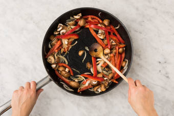 Rahmsoße zubereiten