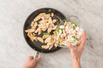 Kipfilethaasjes bakken