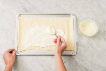 Förbered pizzadegen