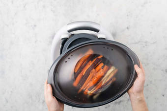 Dampfgaren & Radieschen marinieren