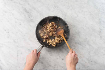 Cuire les champignons