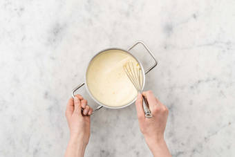 Käsesoße zubereiten