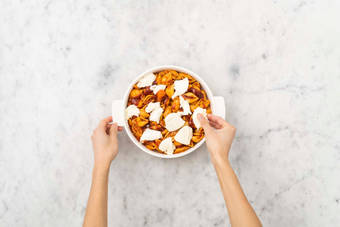 Remplir le plat à four