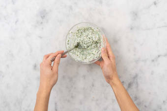 Bland bearnaise-aioli