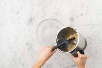 Dip & Salat fertigstellen