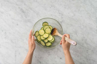 Zucchetti vorbereiten