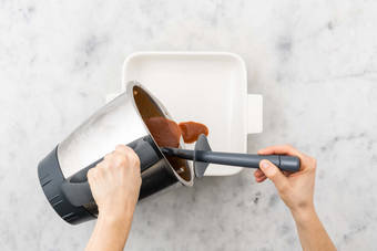 Soße & Kartoffeln vorbereiten