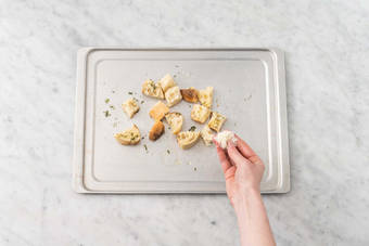 Make croutons