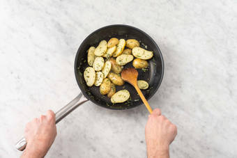 Poêler les grenailles