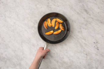 Caramelise the Apple