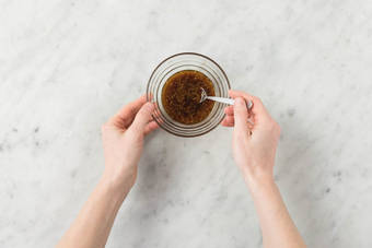 Préparer la vinaigrette