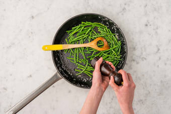 Poêler les haricots verts