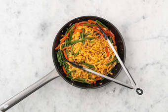 Nudelpfanne fertigstellen