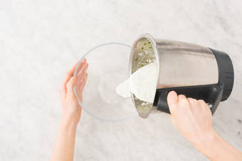 Salatdressing zubereiten