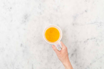 Mangosoße pürieren