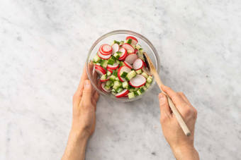 Préparer la vinaigrette à l'aigre-douce